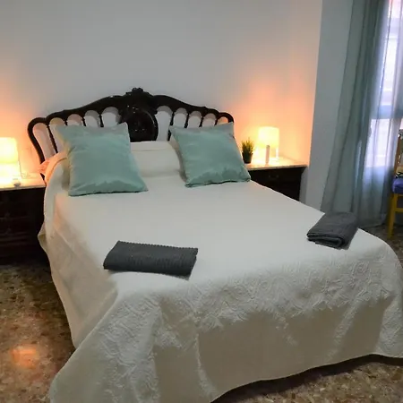 Superb 1 Bedroom With Gallery Cb7ev Apartment *